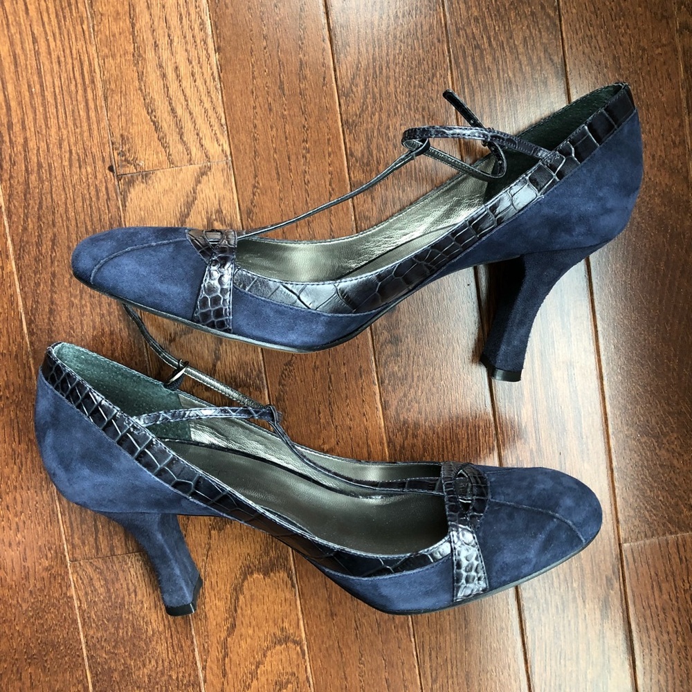 Ann Taylor Navy Blue Leather & Suede sz 8 t-strap